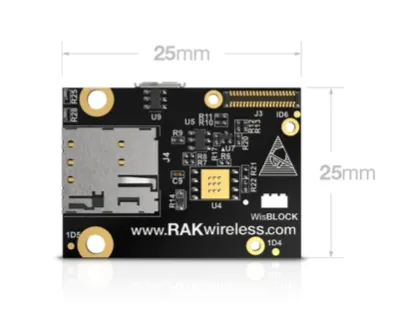 Modulo interfaccia NB-IoT RAK5860 WisBlock, vista dall'alto di una scheda circuito quadrata nera con slot SIM, connettore e Modulo interfaccia NB-IoT RAK5860 WisBlock, vista dall'alto di una scheda circuito quadrata nera con slot SIM, connettore e
