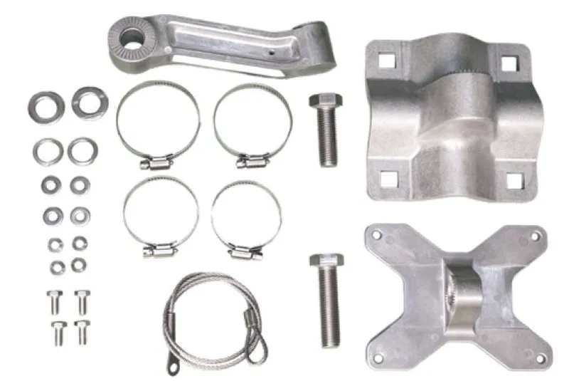 Kit di montaggio esterno RUCKUS T750 a 180 gradi con staffe metalliche, fascette, cavo di sicurezza e viteria su sfondo