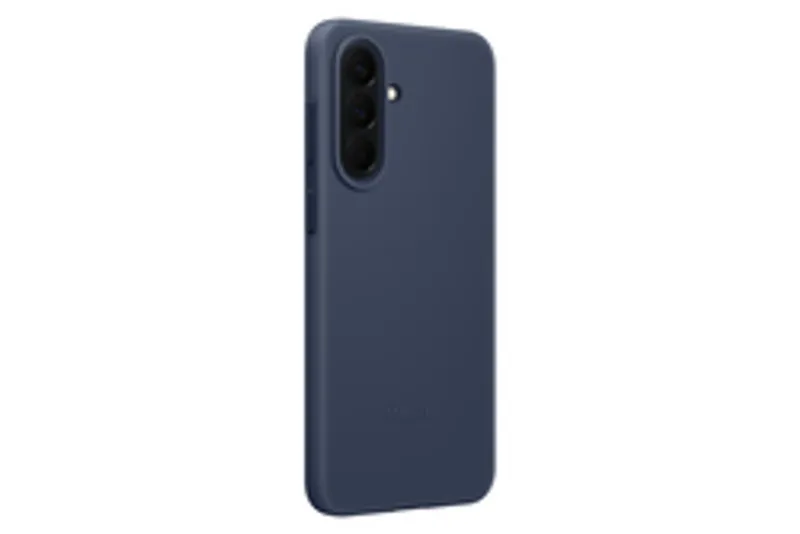 Samsung Smartphone Silikonhülle Blau für Galaxy A57, dreiviertel Rückansicht mit vertikaler Dreifach-Kameraaussparung und