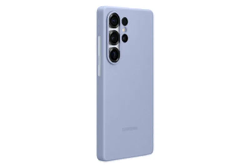 Samsung Silicone Case für Galaxy S25 Ultra in Hellblau, rückseitige Ansicht mit Kameraausschnitt und Logo auf dem Smartphone.