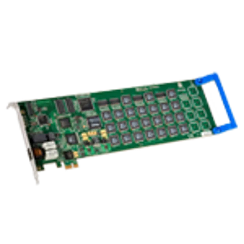 Sangoma Dialogic Diva PRI/E1/T1-CTI PCIe-Karte mit LP-Bracket, grüne Steckkarte mit silbernem Haltewinkel, blauer Griff und