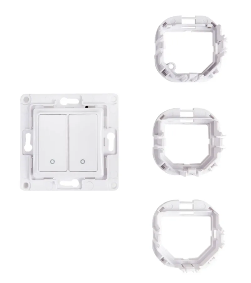 Interruttore a muro Shelly Wall Switch 2 bianco a 2 tasti con cornici di montaggio su sfondo neutro.