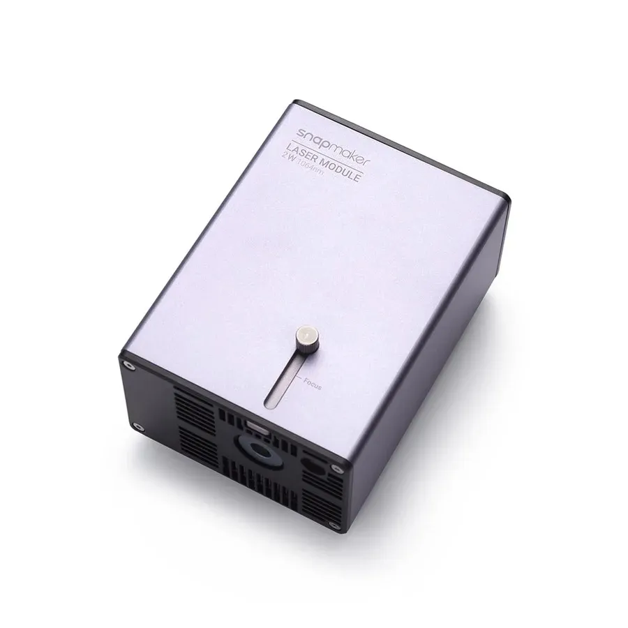 Snapmaker 1064nm Infrarot-Lasermodul für Snapmaker 2.0 und Artisan mit Fokusknopf und Lüftungsgittern auf weißem Hintergrund.