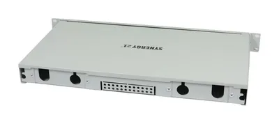 Patchpanel LWL 6xLC-Duplex 19" OM5 multimodo grigio chiaro con logo Synergy 21 e pannello frontale forato per cablaggio rack.