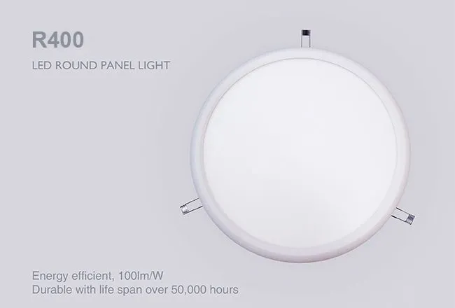 Pannello LED Synergy 21 R400 warmweiß rotondo con clip di montaggio in metallo per illuminazione efficiente e duratura.