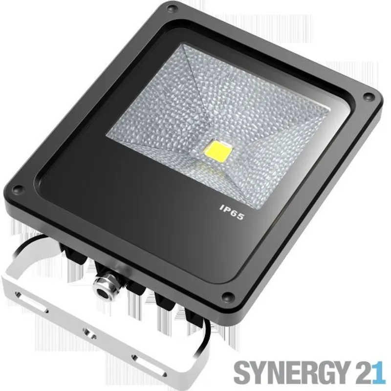 Faretto LED Synergy 21 10W IP65 nero con lente trasparente, staffa di montaggio argentata e chip LED giallo per esterni.