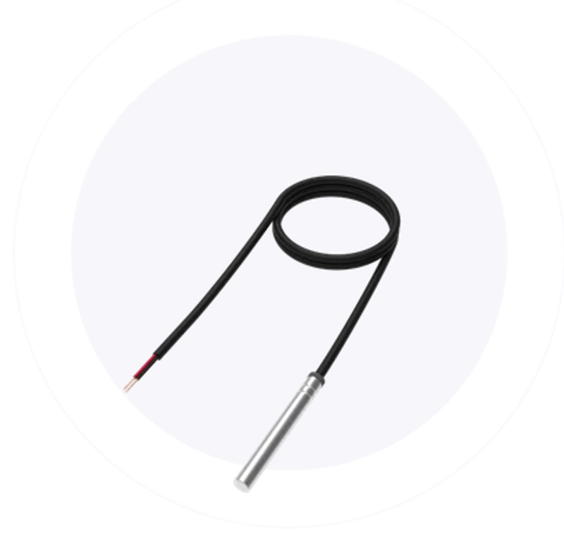 Sensor de temperatura Teltonika, sonda metálica cilíndrica plateada conectada a cable negro aislado con hilos rojo y negro