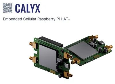 Модем Teltonika EBD050 Calyx PI-Compatible 5G с двумя зелёными платами, антенными разъёмами, экранированием и логотипом