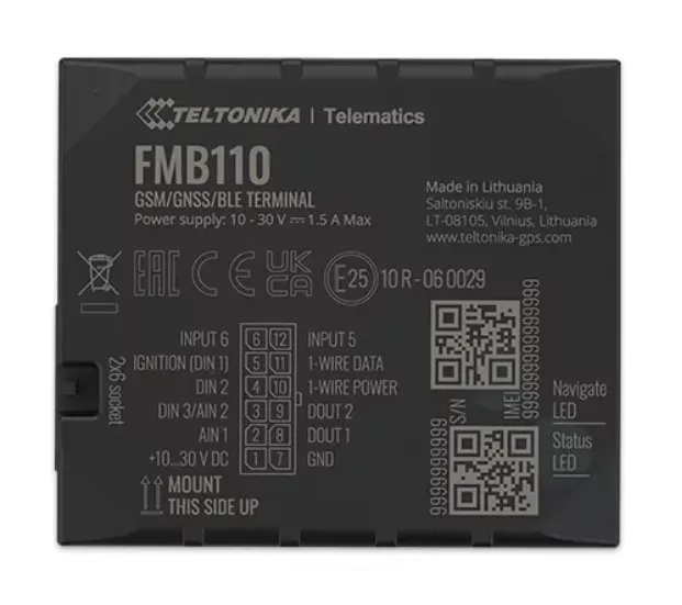 Teltonika FMB110 tracker GPS per veicolo, vista dall'alto del terminale telematico nero con etichetta bianca, diagramma