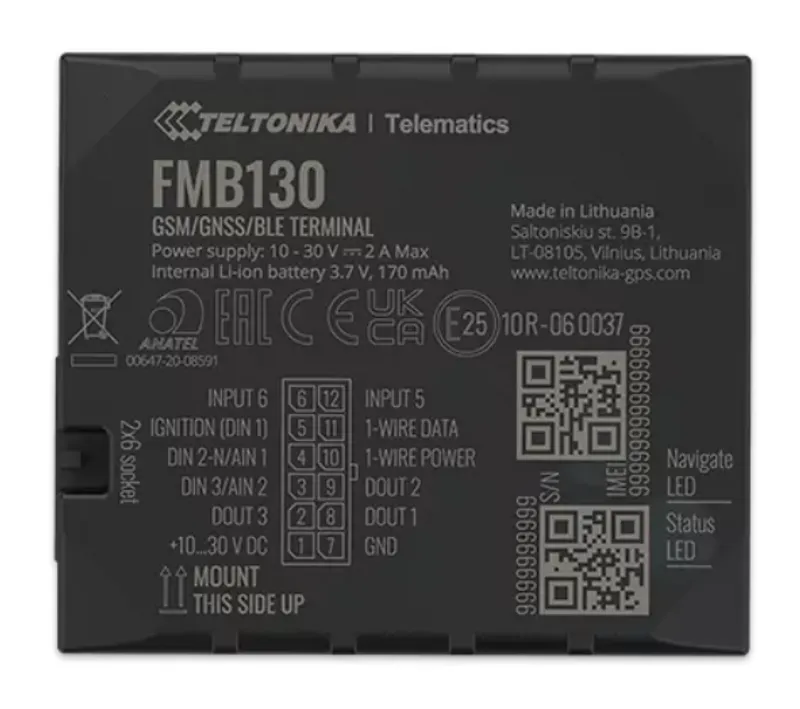 Teltonika FMB130, vista dall'alto del retro nero con specifiche tecniche e diagramma pinout per connettore Zx6, QR codes e