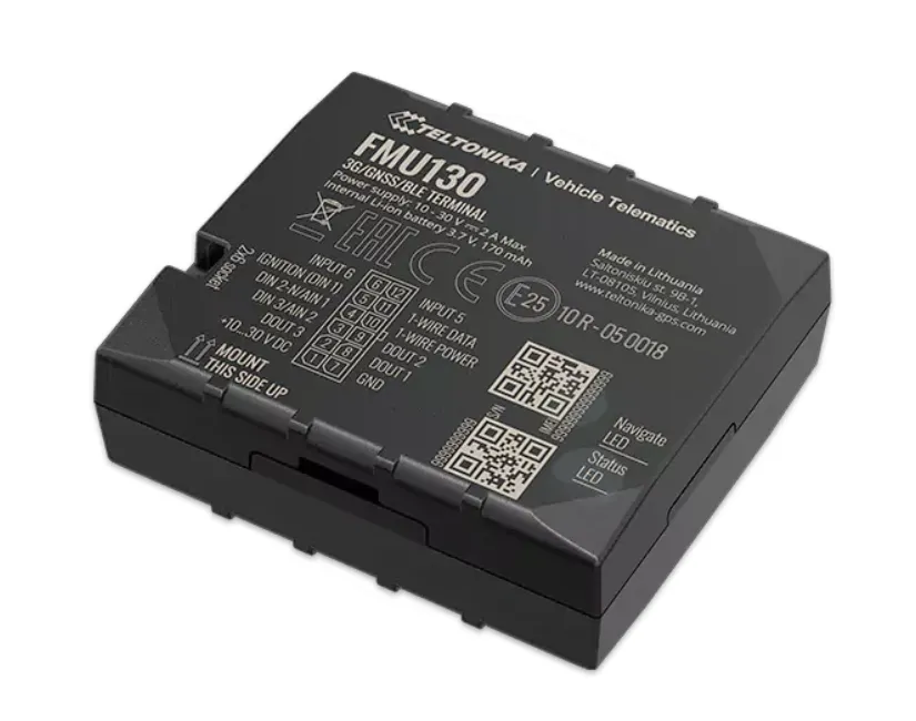 Teltonika FMU130 GPS tracker para vehículos, vista superior mostrando diagramas y códigos QR