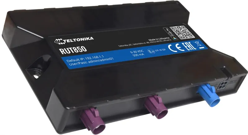 Routeur sans fil RUT850 LTE avec antenne GPS, vu en plongée sur l'étiquette supérieure affichant le nom du modèle, l'IP par