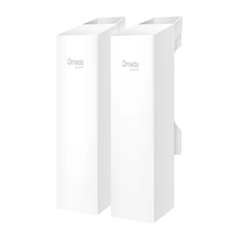 TP-LINK 2.4GHz N300 bridge Wi-Fi interno/esterno, due dispositivi bianchi affiancati con logo Omada e staffa di montaggio
