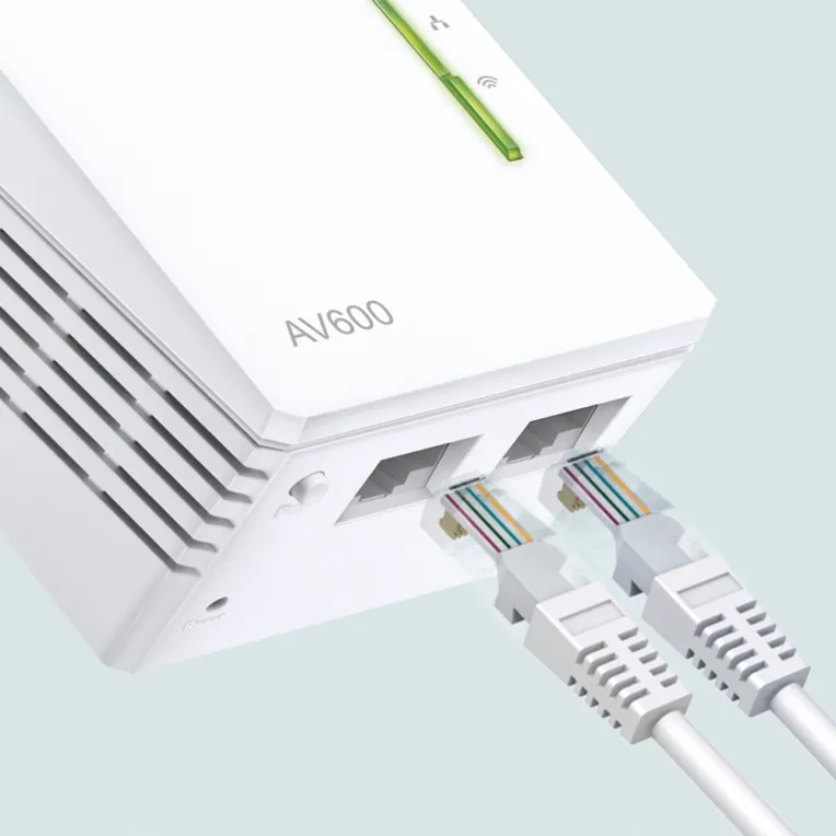 TP-Link TL-WPA4220 AV600 Powerline N300 Wi-Fi Extender TP-Link TL-WPA4220 AV600 Powerline N300 Wi-Fi Extender