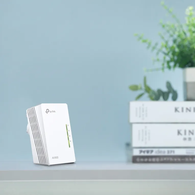 TP-Link TL-WPA4220 AV600 Powerline N300 Wi-Fi Extender TP-Link TL-WPA4220 AV600 Powerline N300 Wi-Fi Extender