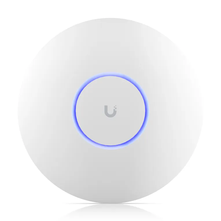 Weißer runder Ubiquiti UniFi AP U7-PRO WLAN-Access-Point mit grauem U-Logo und blau leuchtendem LED-Ring in Frontansicht