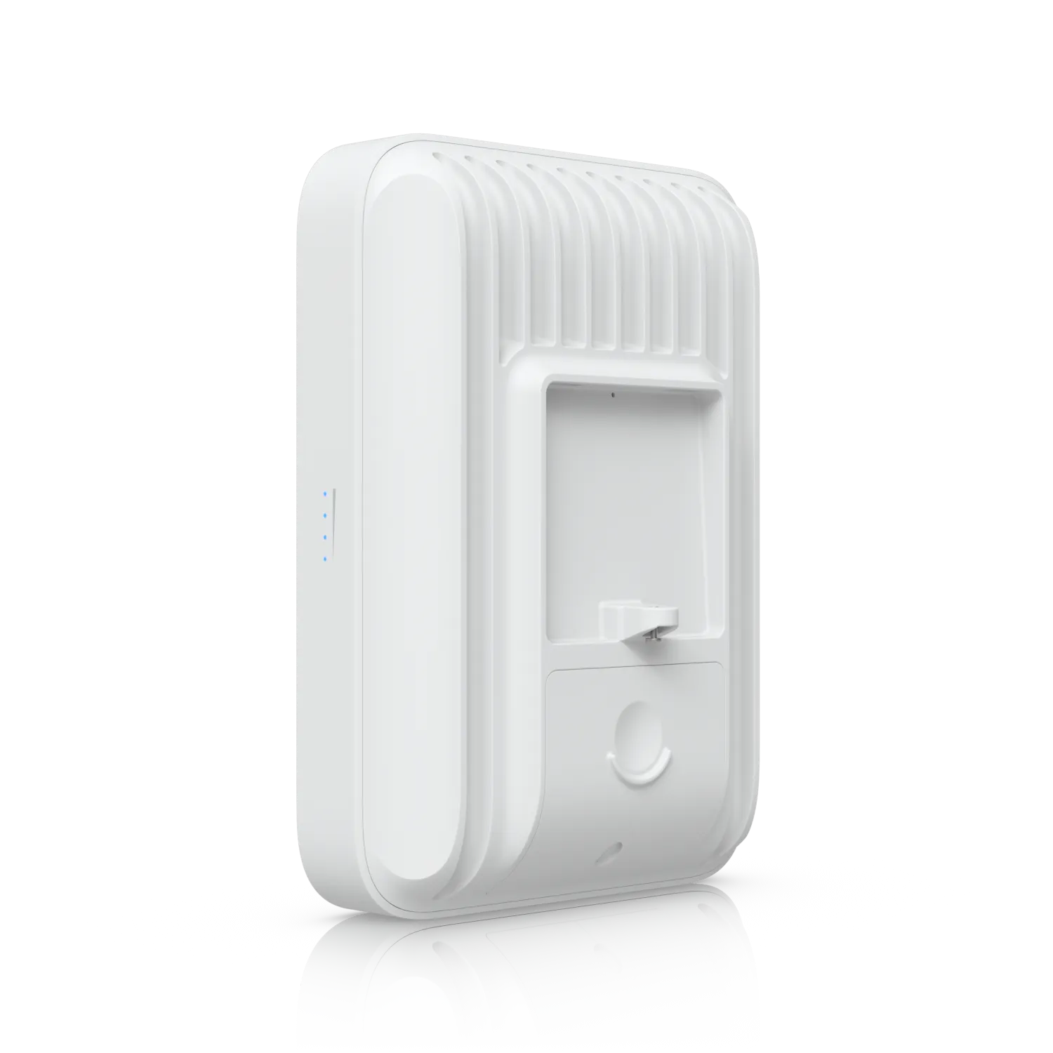 Ubiquiti UniFi 5G Max Outdoor • 1x Nano SIM • 1x Nano-SIM or eSIM • 1x 2.5 GbE  • PoE in • U5G-Max-Outdoor