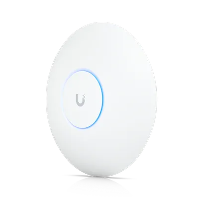 Ubiquiti UniFi AP U7-PRO 5er-Pack, weißer runder Access Point mit blau leuchtendem Ring vor schwarzem Hintergrund. Ubiquiti UniFi AP U7-PRO 5er-Pack, weißer runder Access Point mit blau leuchtendem Ring vor schwarzem Hintergrund.