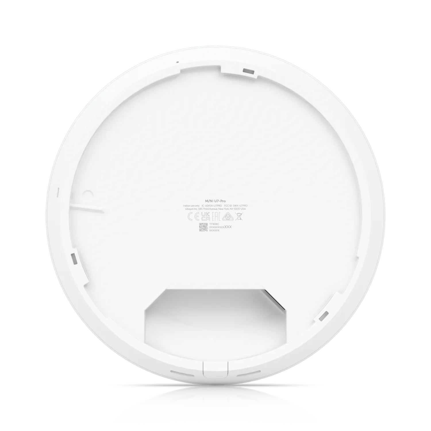 Pack de 5 points d’accès Ubiquiti UniFi AP U7-PRO, vue arrière sur fond noir avec texte réglementaire, QR code et encoche