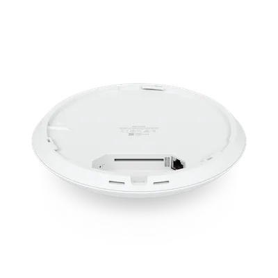 Ubiquiti UniFi AP U7-PRO 5er-Pack Rückansicht mit Montagebereich und Ethernet-Port auf schwarzem Hintergrund. Ubiquiti UniFi AP U7-PRO 5er-Pack Rückansicht mit Montagebereich und Ethernet-Port auf schwarzem Hintergrund.