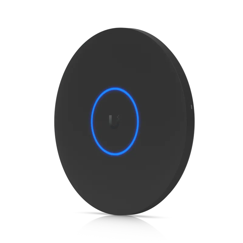 Ubiquiti UniFi U7-Pro XGS WiFi 7 потолочная точка доступа чёрного цвета с синим светодиодным кольцом вокруг логотипа U на
