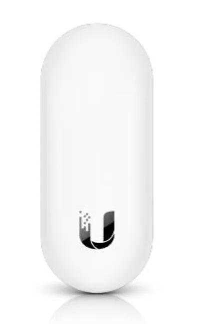 Weißer Ubiquiti UniFi Access Reader Lite NFC/Bluetooth-Leser mit schwarzem U-Logo und gepunktetem Muster auf glatter Weißer Ubiquiti UniFi Access Reader Lite NFC/Bluetooth-Leser mit schwarzem U-Logo und gepunktetem Muster auf glatter