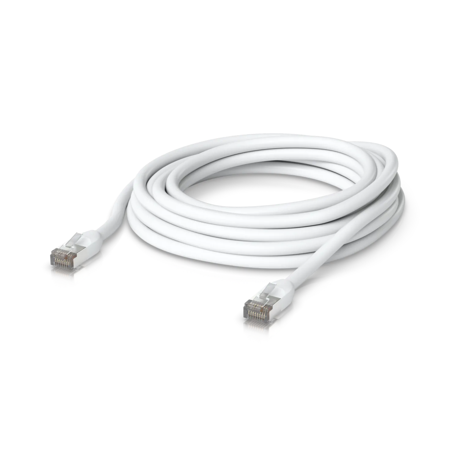 Câble patch Ubiquiti UniFi Outdoor 8m blanc enroulé sur fond noir réfléchissant avec connecteurs RJ45 visibles pour Câble patch Ubiquiti UniFi Outdoor 8m blanc enroulé sur fond noir réfléchissant avec connecteurs RJ45 visibles pour