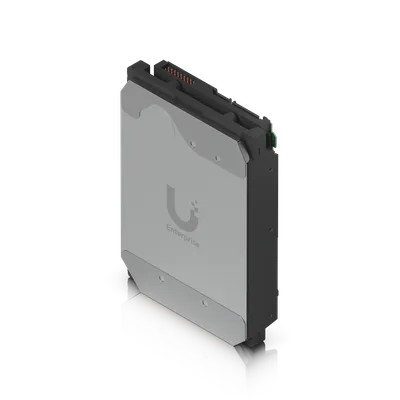 Ubiquiti Enterprise 3,5-Zoll-Festplatte 24TB in schwarzem Tray mit Logo vor dunklem Hintergrund. Ubiquiti Enterprise 3,5-Zoll-Festplatte 24TB in schwarzem Tray mit Logo vor dunklem Hintergrund.
