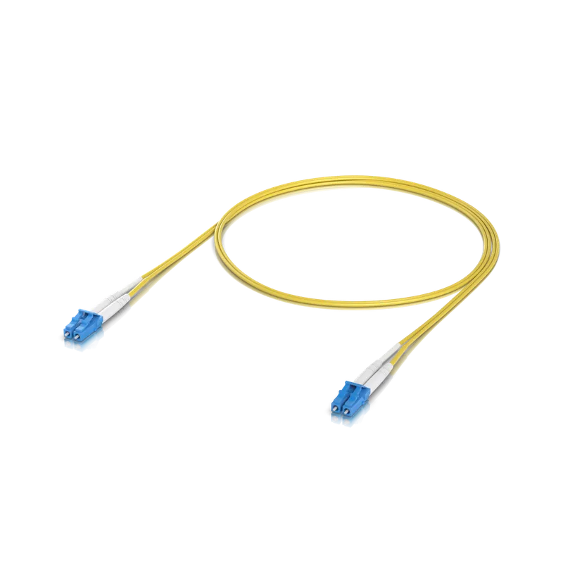Ubiquiti OS2 Duplex LC UPC Glasfaser-Patchkabel 10m gelb mit blauen LC UPC-Steckern auf schwarzem Hintergrund gewickelt.