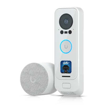 Weiße Ubiquiti UniFi Protect G4 Doorbell Pro PoE Kit mit 8MP-Kamera, Gegensprechanlage und zylindrischem Chime auf