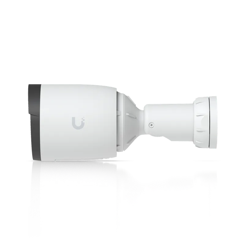 Ubiquiti UVC-G6-Pro-Bullet weiße Überwachungskamera mit grauer Objektivblende und verstellbarem Montagearm auf schwarzem
