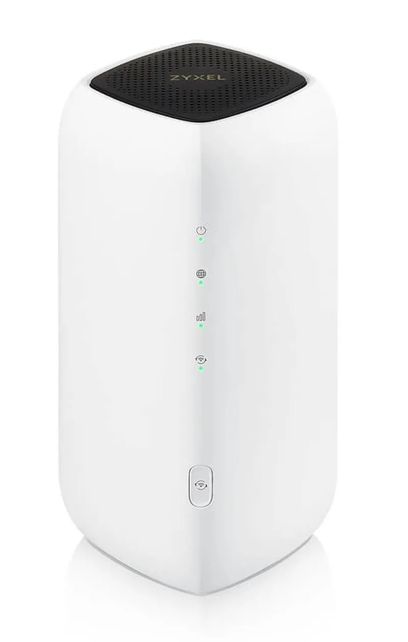 Zyxel FWA505v2 5G LTE-маршрутизатор с 1 ГБ LAN, белый корпус с чёрной перфорированной панелью и светодиодными индикаторами